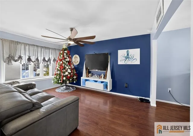 Photo 3 of Single family home for sale at 439 Ocean Blvd, Keyport, NJ 07735 | MLS# 2660982M | Listing updated on 2026-01-27