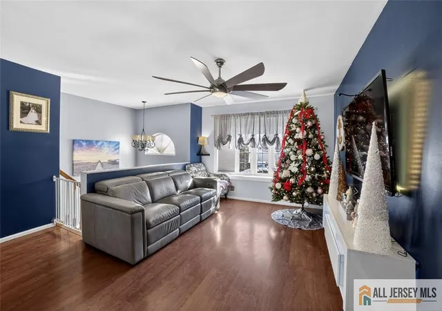 Photo 4 of Single family home for sale at 439 Ocean Blvd, Keyport, NJ 07735 | MLS# 2660982M | Listing updated on 2026-01-27