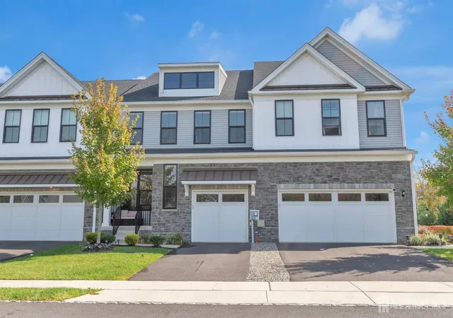Townhouse for sale at 29 Beachwood Dr, Monroe, NJ 08831 | MLS# 2705788R