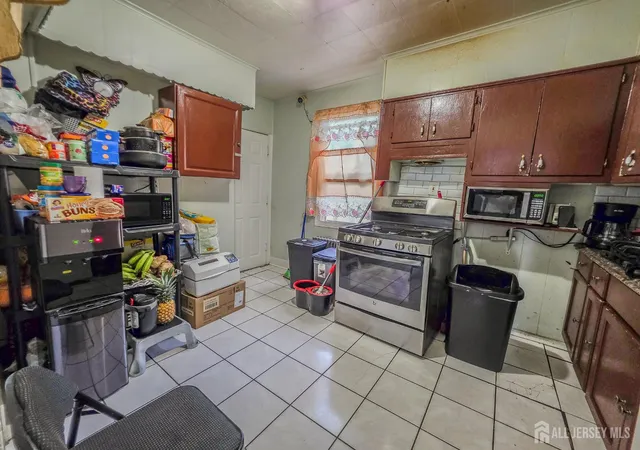 Photo 3 of Single family home for sale at 10 Ball St, New Brunswick, NJ 08901 | MLS# 2702642R | Listing updated on 2026-09-17
