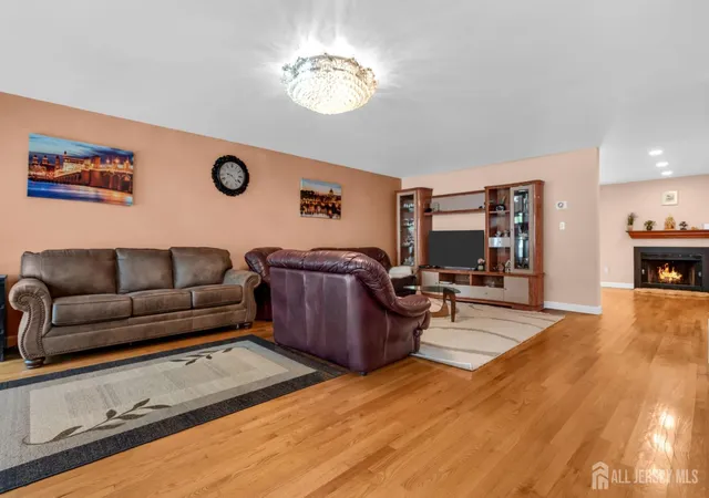 3rd image of 200 Franklin Pl, Morganville, NJ 07751 | MLS# 2701504R