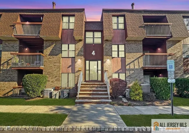 1st image of 39 Powderhorn Ct, Woodbridge, NJ 07095 | MLS# 2662089M