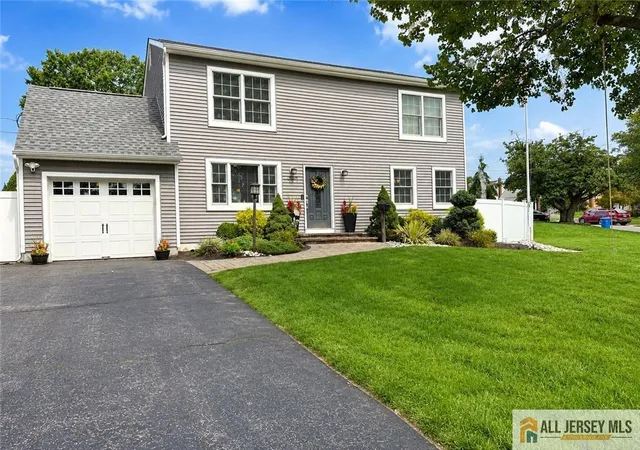 1st image of 8 Tanglewood Ln, Colonia, NJ 07067 | MLS# 2770346M