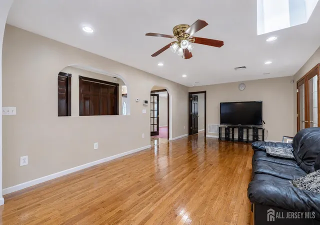 5th image of 24 Winthrop Rd, Edison, NJ 08817 | MLS# 2701912R