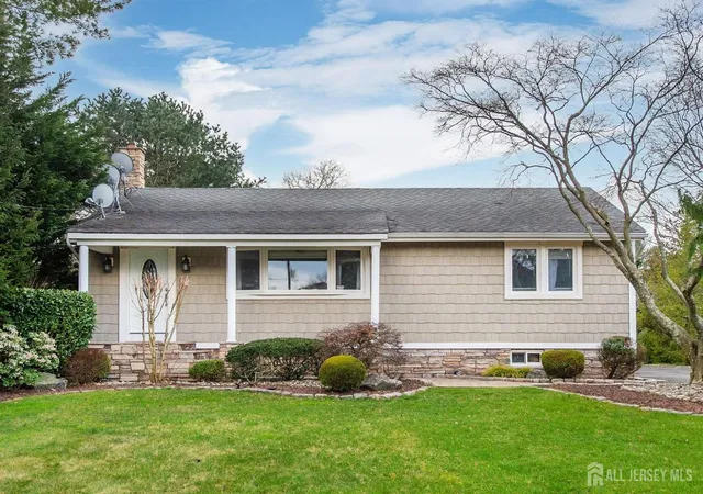 Photo 3 of Single family home for sale at 513 Grove Ave, Edison, NJ 08820 | MLS# 2614806R | Listing updated on 2026-09-04