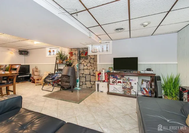 Photo 4 of Single family home for sale at 513 Grove Ave, Edison, NJ 08820 | MLS# 2614806R | Listing updated on 2026-09-04