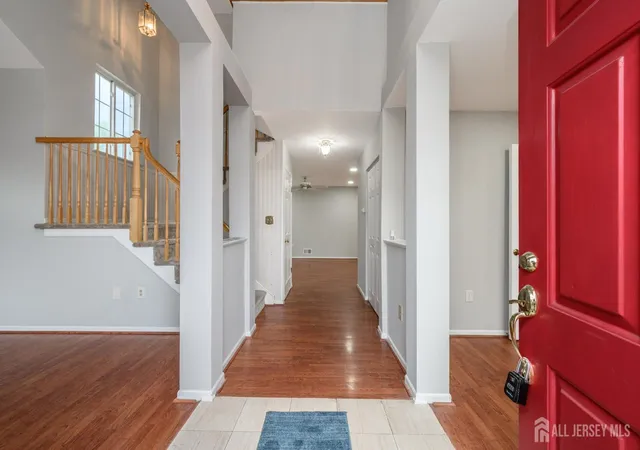 3rd image of 5 Cherrywood Dr, Piscataway, NJ 08854 | MLS# 2616182R
