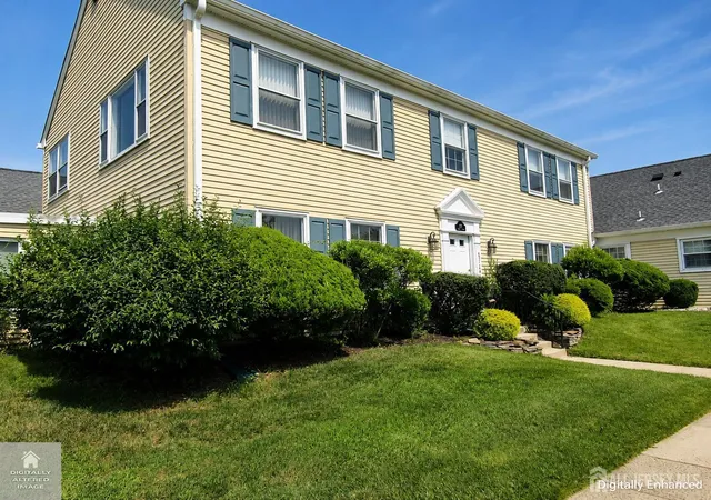 2nd image of 572 Westport Ln #N, Monroe Township, NJ 08831 | MLS# 2700717R