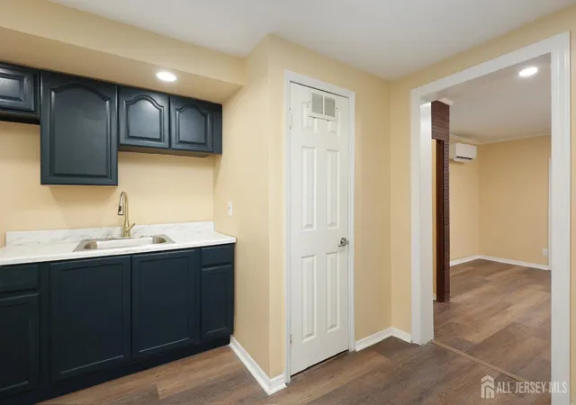 Listing Photo 5 - Condo for sale in building located at 368 Inslee St, Perth Amboy, NJ 08861