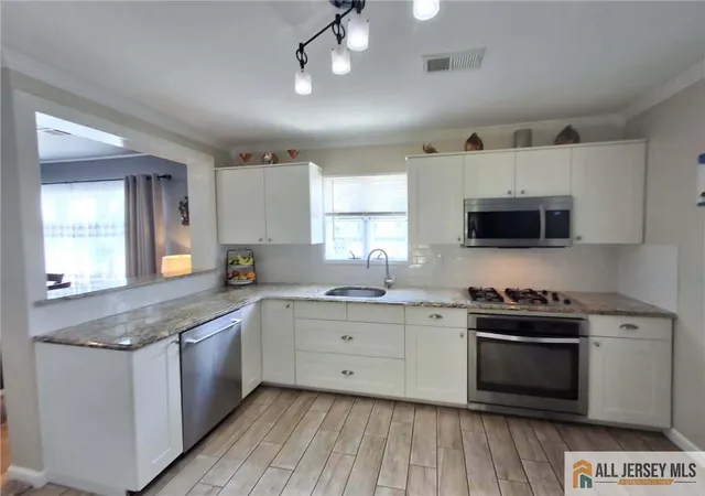 Homes for sale in Sayreville, NJ | 47 Kendall Dr, Sayreville, NJ 08859 | MLS# 2661797M