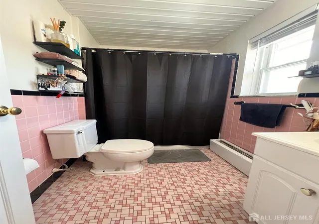 Photo 4 of Condo for sale at 365 Bloomfield Ave #9 b, Verona, NJ 07044 | MLS# 2702795R | Listing updated on 2026-09-15
