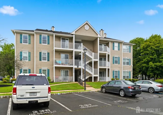 Homes for sale in North Brunswick, NJ | 102 Albury Wy, North Brunswick, NJ 08902 | MLS# 2615104R