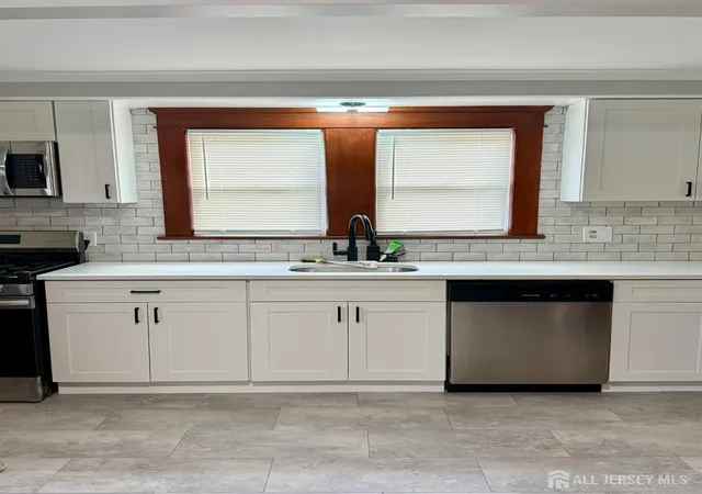 Photo 4 of Single family home for sale at 324 Welsh St, South Amboy, NJ 08879 | MLS# 2702983R | Listing updated on 2026-09-15