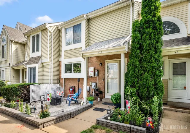 2nd image of 138 Stratford Ct, Hillsborough, NJ 08844 | MLS# 2702159R