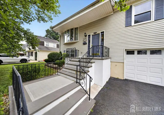 Homes for sale in North Brunswick, NJ | 961 Linwood Pl, North Brunswick, NJ 08902 | MLS# 2618518R
