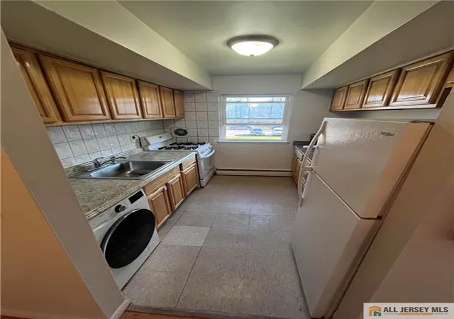 Homes for sale in Iselin, NJ | 55 Gill Ln #14, Iselin, NJ 08830 | MLS# 2662181M