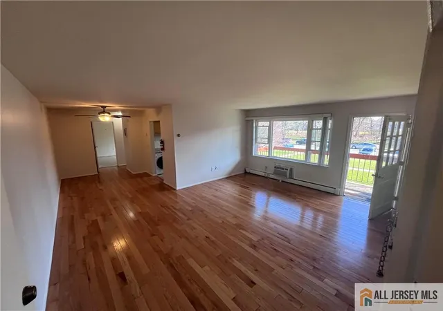 Homes for sale in Iselin, NJ | 55 Gill Ln #14, Iselin, NJ 08830 | MLS# 2662181M