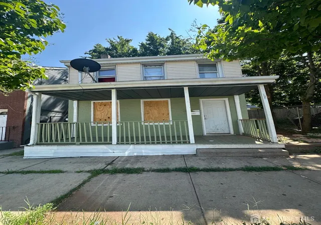 Photo 3 of Single family home for sale at 190 Redmond St, New Brunswick, NJ 08901 | MLS# 2702247R | Listing updated on 2026-09-22