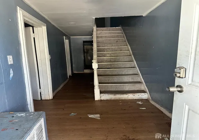 Photo 3 of Single family home for sale at 190 Redmond St, New Brunswick, NJ 08901 | MLS# 2702247R | Listing updated on 2026-09-22