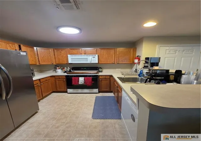 Homes for sale in Perth Amboy, NJ | 358 Rector St #410, Perth Amboy, NJ 08861 | MLS# 2662190M
