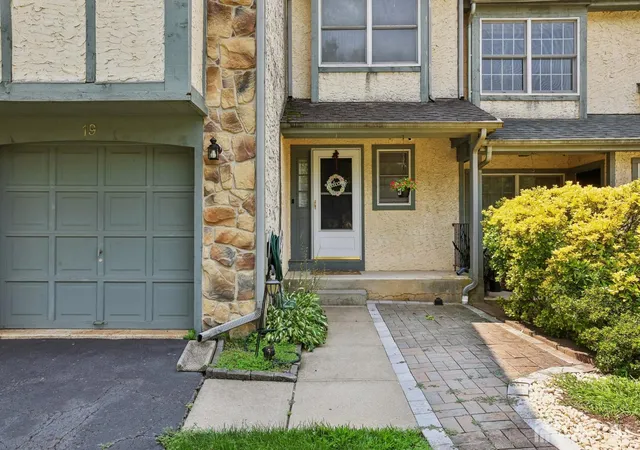 2nd image of 19 Dorchester Dr, East Brunswick, NJ 08816 | MLS# 2702242R