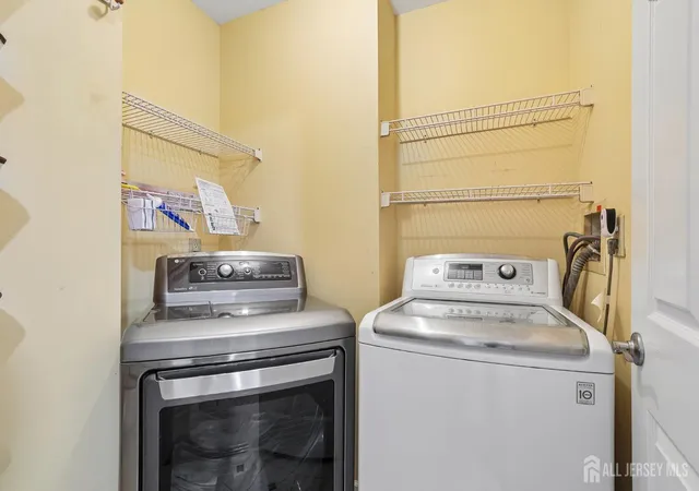 4th image of 19 Dorchester Dr, East Brunswick, NJ 08816 | MLS# 2702242R
