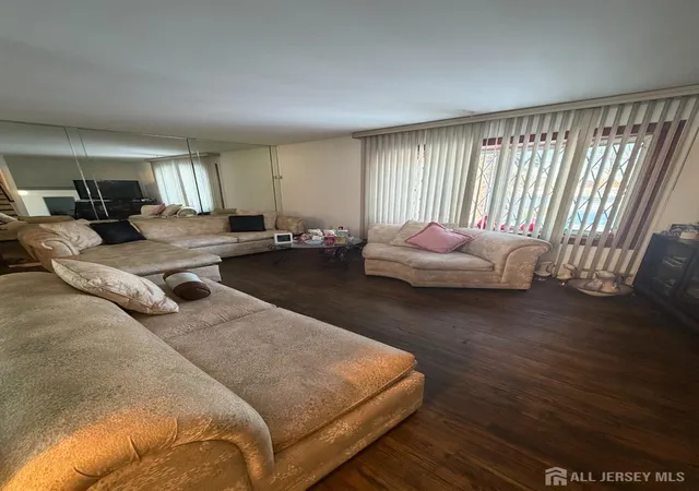 5th image of 142 Prospect Plains Rd, Monroe Township, NJ 08831 | MLS# 2611317R