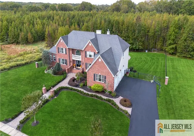 Photo 2 of Single family home for sale at 15 Sunny Ct, Monroe Township, NJ 08831 | MLS# 2660590M | Listing updated on 2025-10-27