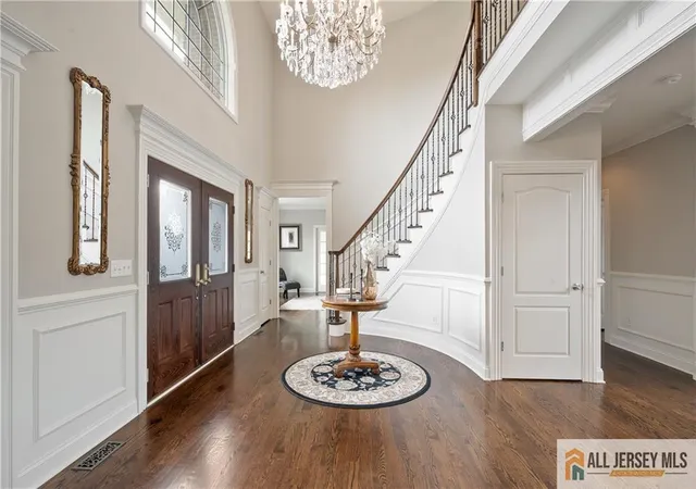 Photo 3 of Single family home for sale at 15 Sunny Ct, Monroe Township, NJ 08831 | MLS# 2660590M | Listing updated on 2025-10-27