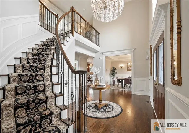 Photo 4 of Single family home for sale at 15 Sunny Ct, Monroe Township, NJ 08831 | MLS# 2660590M | Listing updated on 2025-10-27