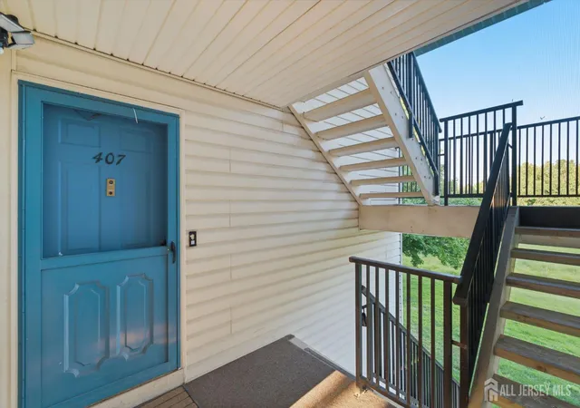 4th image of 407 Lancaster Ct, Piscataway, NJ 08854 | MLS# 2700880R
