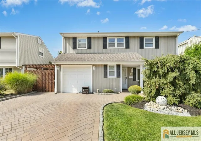 Photo 1 of Single family home for sale at 25 N Lincoln Ave, Colonia, NJ 07067 | MLS# 2660545M | Listing updated on 2026-01-01