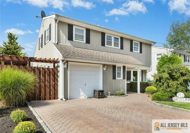 Photo 2 of Single family home for sale at 25 N Lincoln Ave, Colonia, NJ 07067 | MLS# 2660545M | Listing updated on 2026-01-01