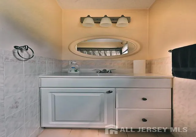 3rd image of 43 Christopher St, Carteret, NJ 07008 | MLS# 2701676R
