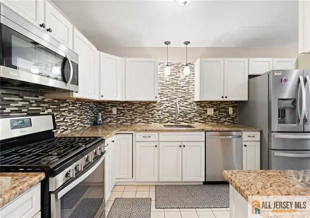 4th image of 3 Sandpiper Dr #2502, Parlin, NJ 08859 | MLS# 2662410M