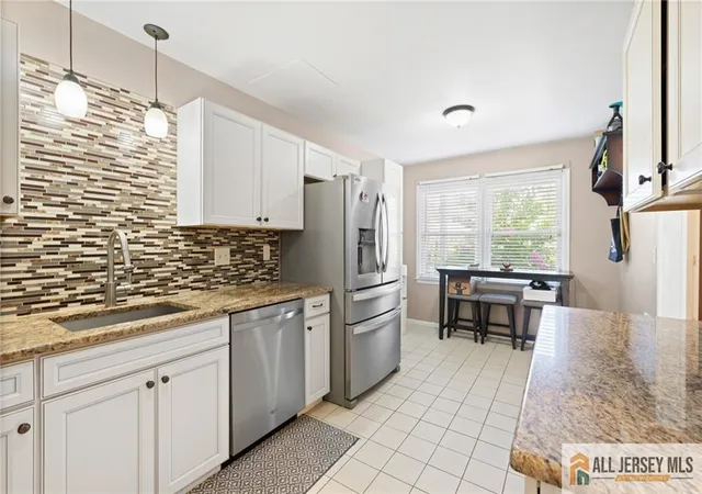 5th image of 3 Sandpiper Dr #2502, Parlin, NJ 08859 | MLS# 2662410M