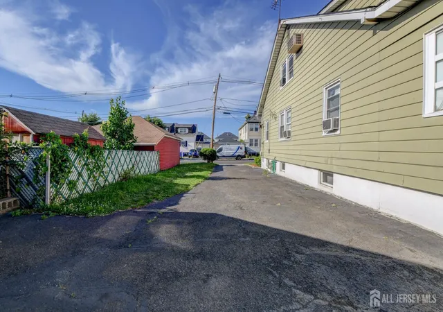 Homes for sale in Carteret, NJ | 51 Jeanette St, Carteret, NJ 07008 | MLS# 2617435R