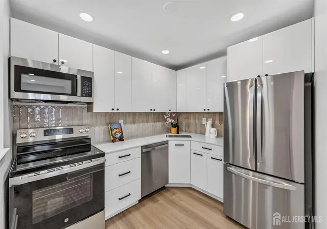 2nd image of 9011 Tamarron Dr, Plainsboro, NJ 08536 | MLS# 2702615R