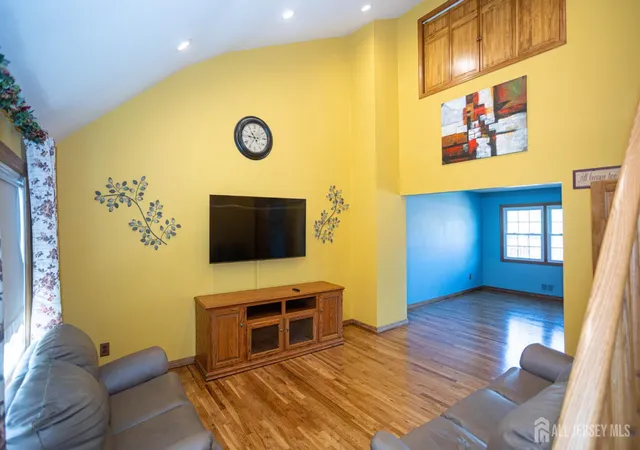 2nd image of 4 Cheltenham Pl, Sayreville, NJ 08872 | MLS# 2702634R
