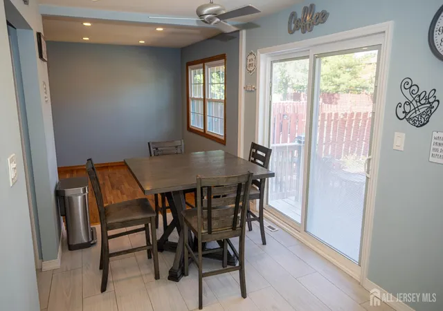 4th image of 4 Cheltenham Pl, Sayreville, NJ 08872