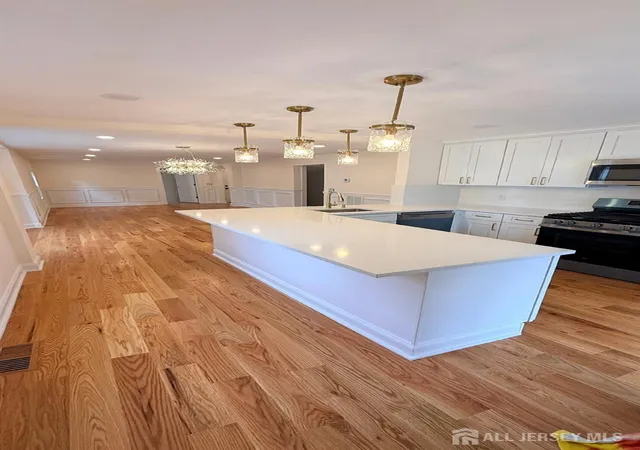 Photo 3 of Single family home for sale at 502 W Broad St, Westfield, NJ 07090 | MLS# 2703164R | Listing updated on 2026-08-23