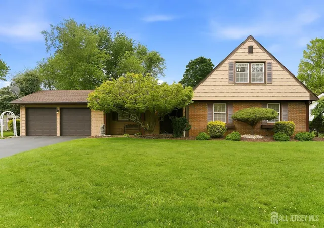 2nd image of 14 Troilus Dr, Old Bridge, NJ 08857 | MLS# 2613441R