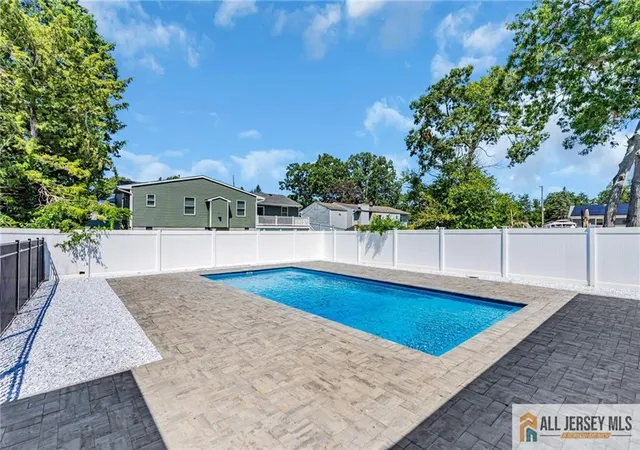 48th image of 520 Beach Ave, Beachwood, NJ 08722 | MLS# 2770384M