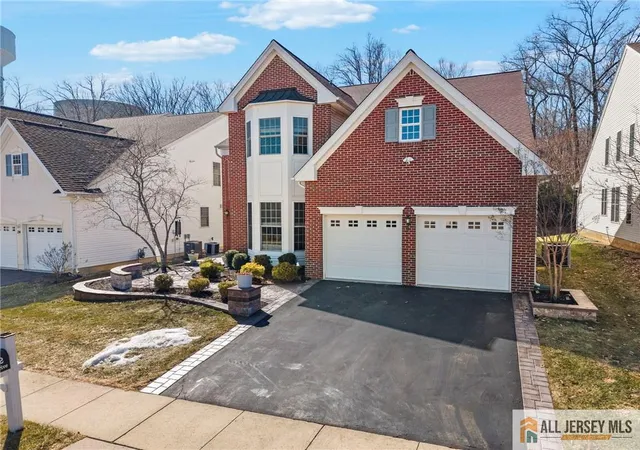Photo 2 of Single family home for sale at 22 Edgemere Dr, Kendall Park, NJ 08824 | MLS# 2661439M | Listing updated on 2026-05-29