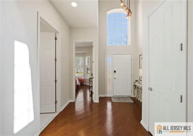 Photo 4 of Single family home for sale at 22 Edgemere Dr, Kendall Park, NJ 08824 | MLS# 2661439M | Listing updated on 2026-05-29