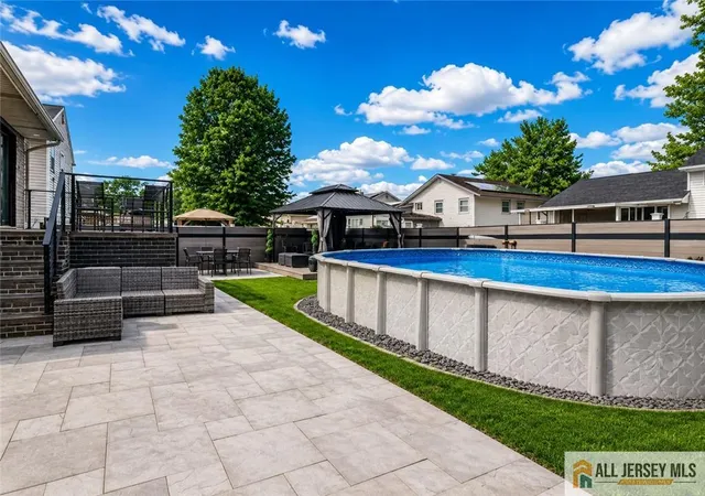 Homes for sale in Carteret, NJ | 118 Poplar St, Carteret, NJ 07008 | MLS# 2662158M