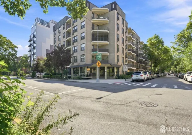 Condo for sale at 1874 Pelham Pkwy #LF, Bronx, NY 10461 | MLS# 2705036R