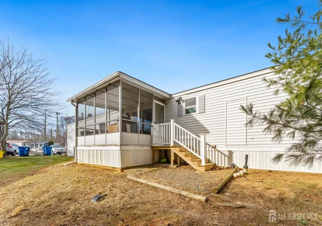 Homes for sale in North Brunswick, NJ | 24 Whitman Rd, North Brunswick, NJ 08902 | MLS# 2613614R