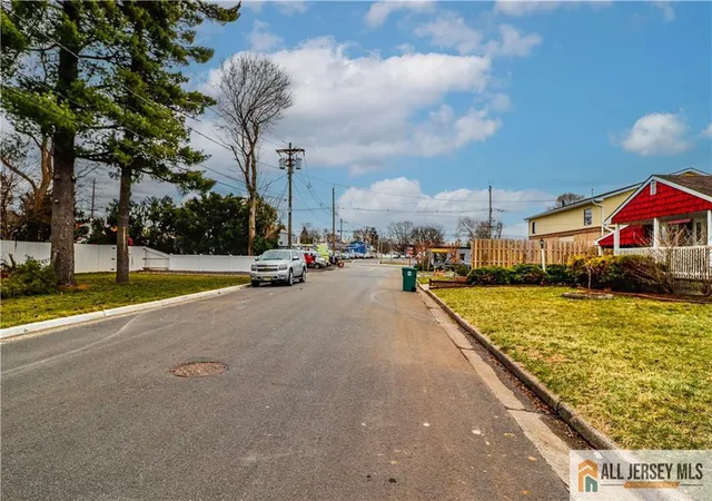 8th image of 13 Riverview Ave, Edison, NJ 08817 | MLS# 2661721M