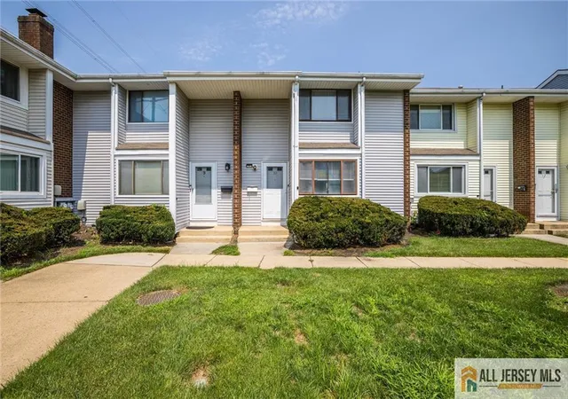 Townhouse for sale at 10 Quincy Cir #L-10, Dayton, NJ 08810 | MLS# 2770294M